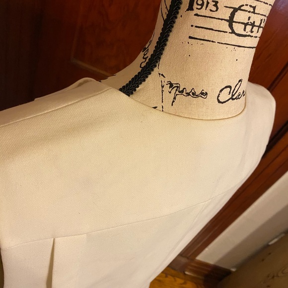 Asymmetrical Sleeveless Zip Top - Picture 9 of 12